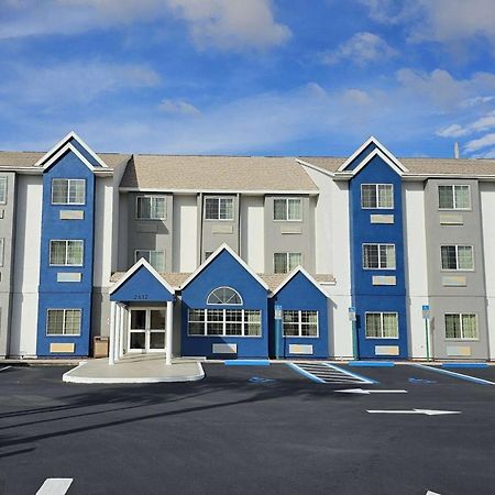 Microtel Inn & Suites By Wyndham Bushnell Extérieur photo