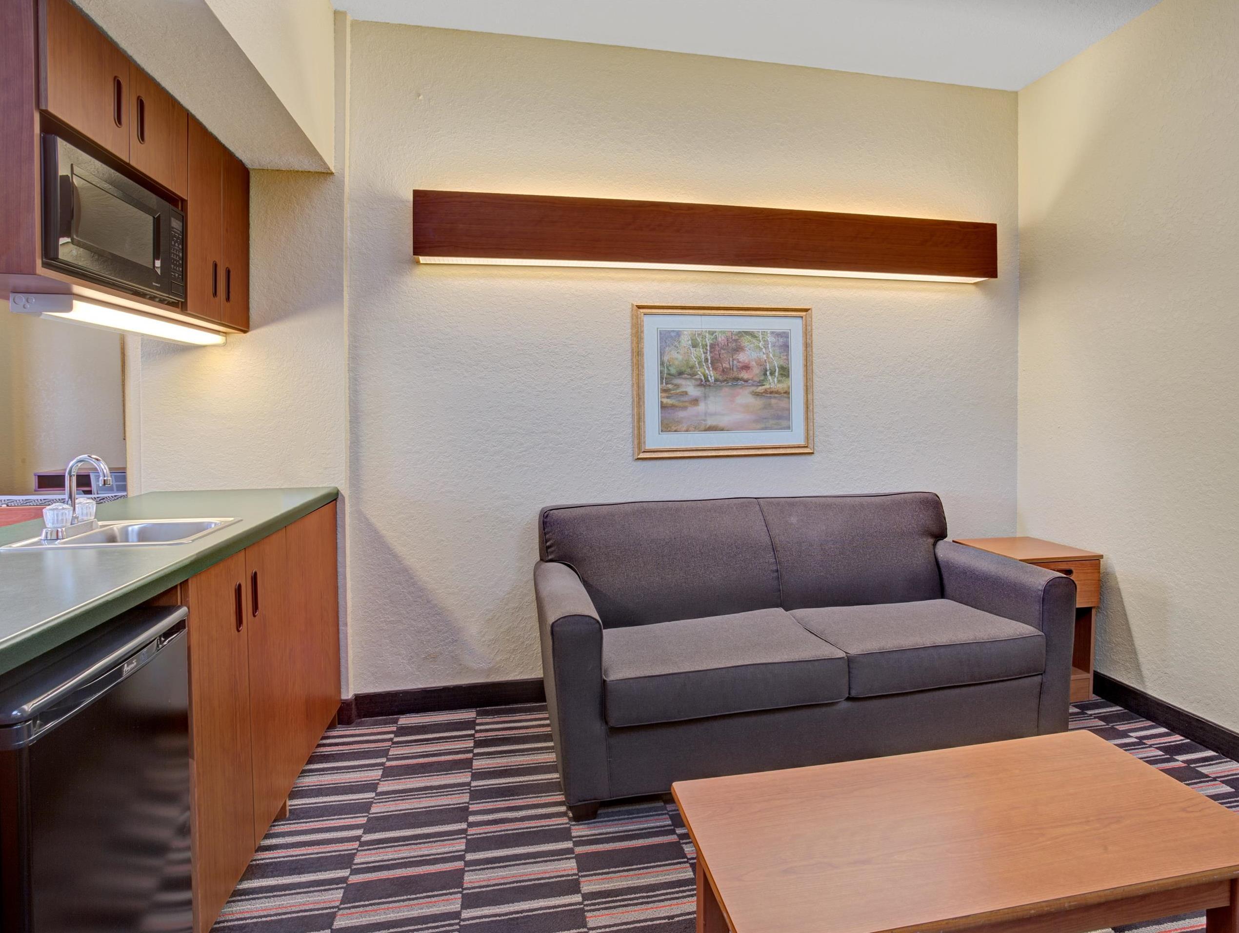 Microtel Inn & Suites By Wyndham Bushnell Extérieur photo