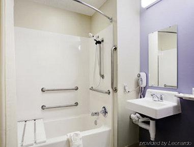 Microtel Inn & Suites By Wyndham Bushnell Chambre photo