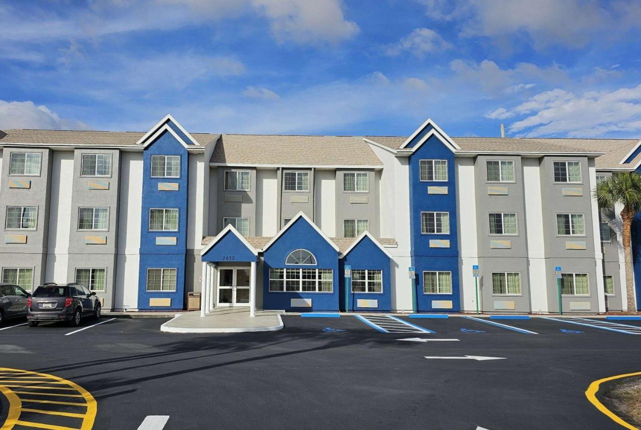 Microtel Inn & Suites By Wyndham Bushnell Extérieur photo
